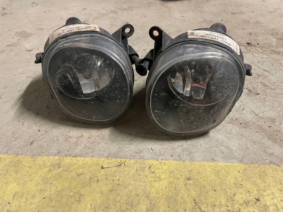 Ляв фар и халогени за Ауди А3 2002г