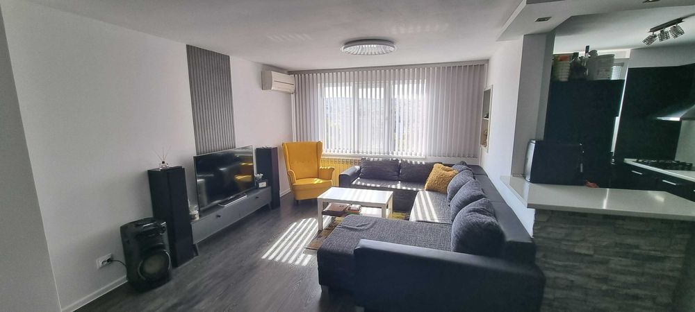 1302-Продава се тристаен апартамент - ремонтиран и обзаведен в ж.к. Освобождение