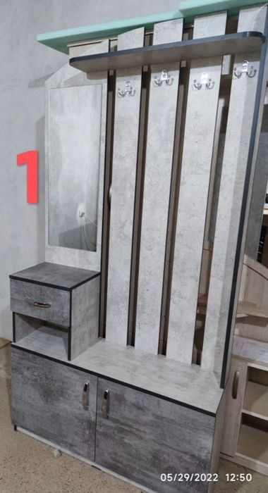 Шкаф для прихожей ( 1 метр, 1.10 метр)