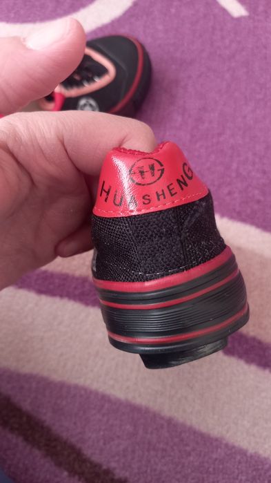 Обувки за футбол номер 30