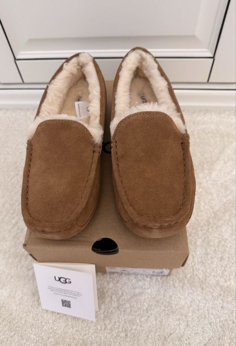 Mocasini UGG Ascot originali - piele intoarsa si blana