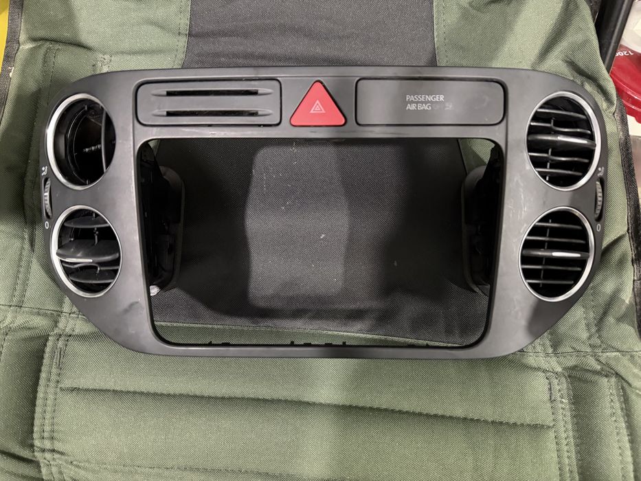 Grila aer bord centrala, Vw Tiguan (5N)