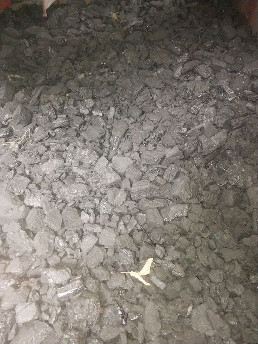 Продам уголь в мешках.