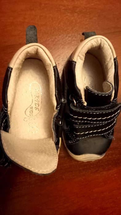 Pantofi / ghete ortopedice bebeluși