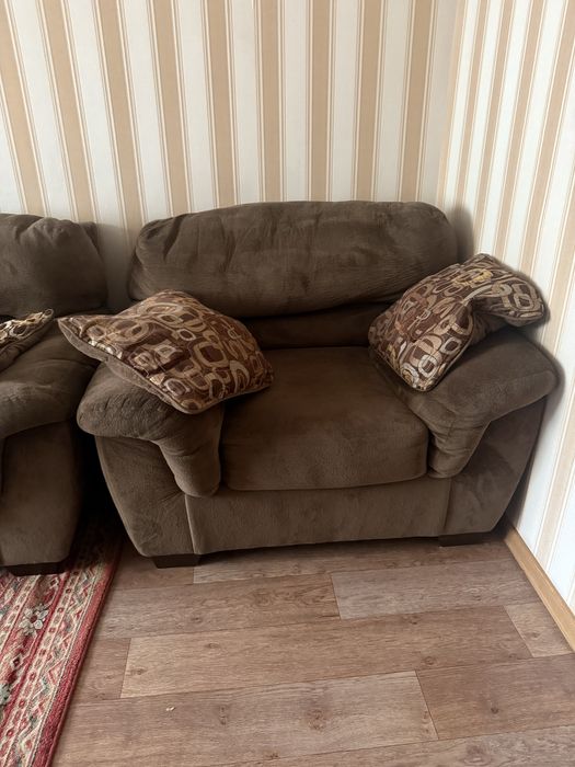 Продаю диван и кресло