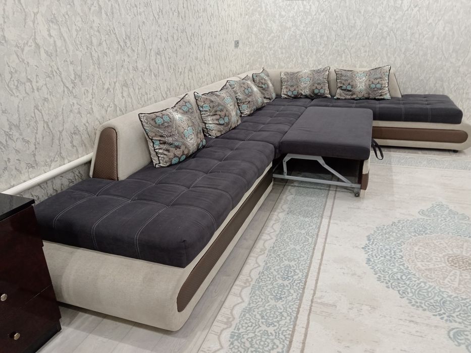 Диван угловой в хорошем состоянии