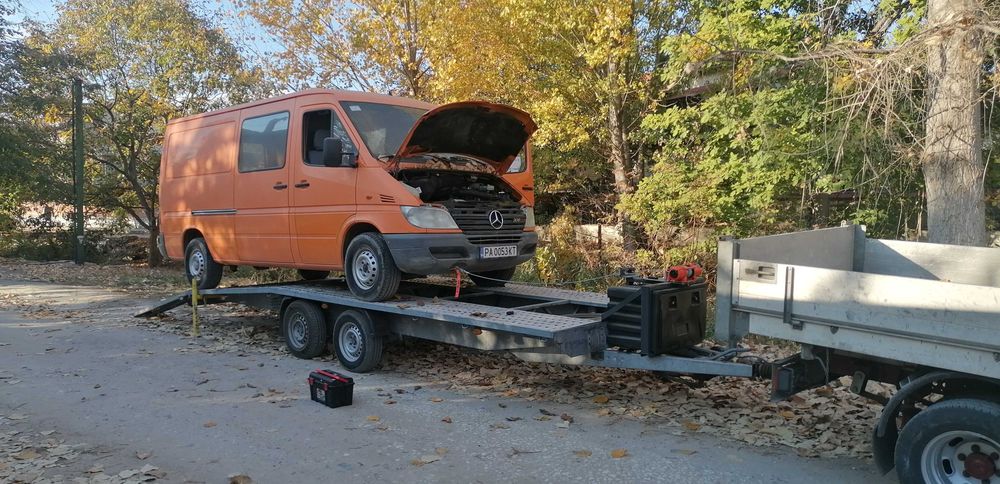 Услуги със багер, хидравличен чук, тристранен самосвал и пътна помощ.