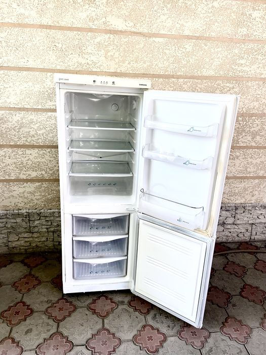 Продам холодильник Рабочая с доставкой