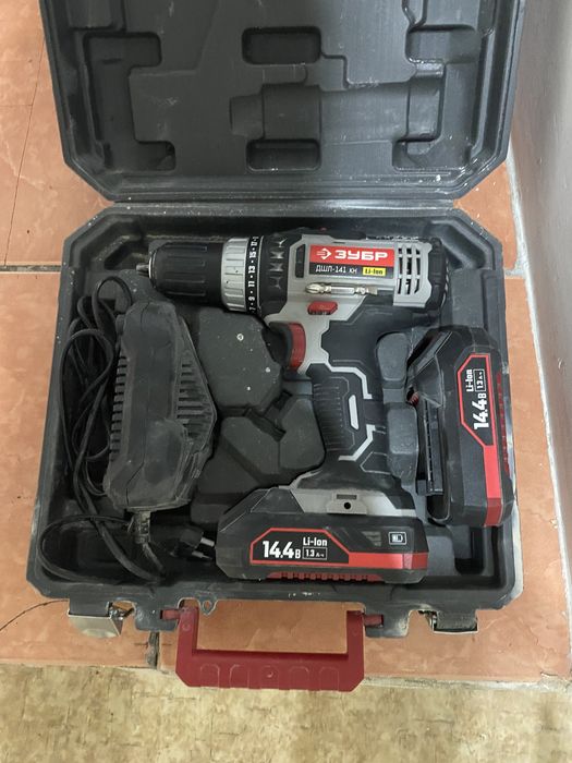 Продам Шуруповерт Зубр