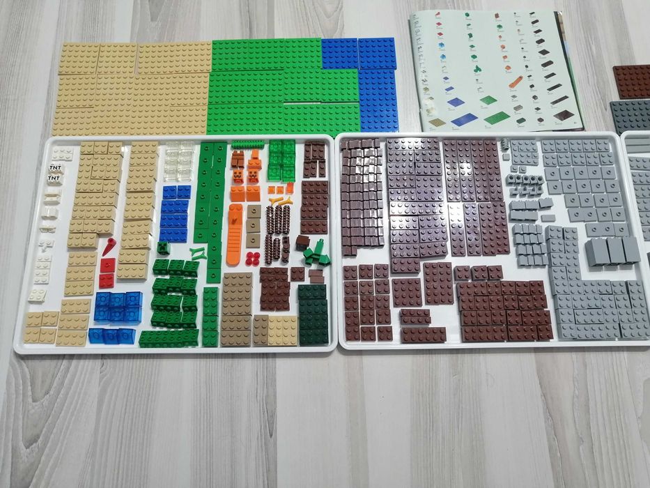 LEGO Minecraft, The Crafting Box 2.0, 21135