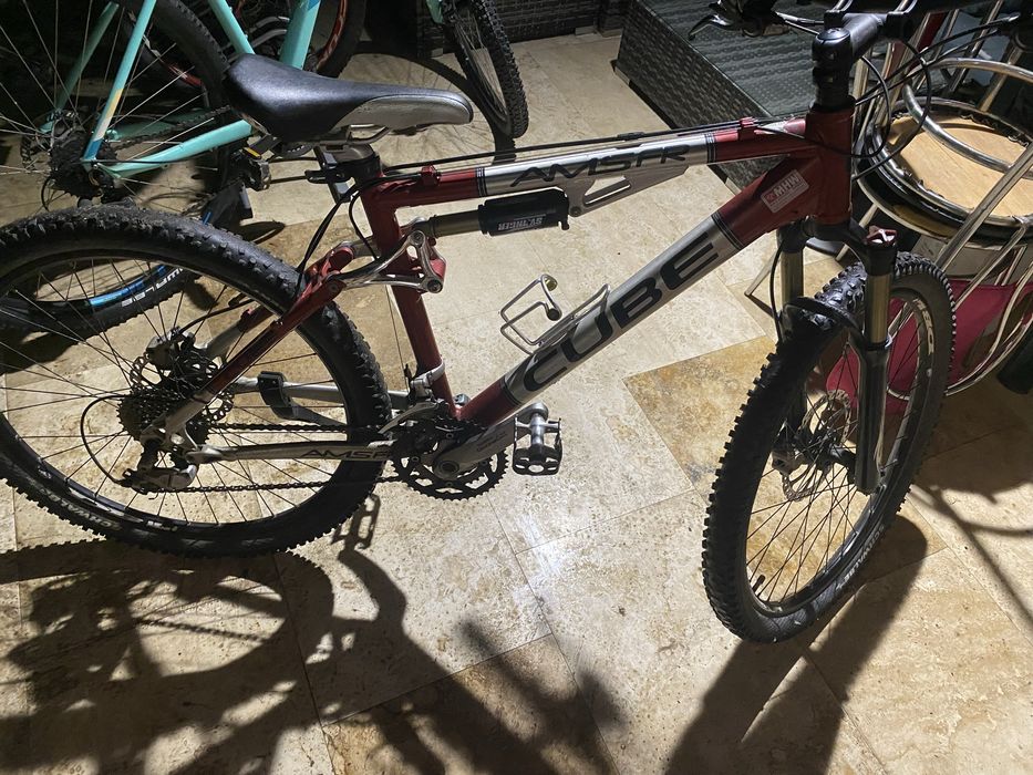 Vand bicicleta full suspension cube