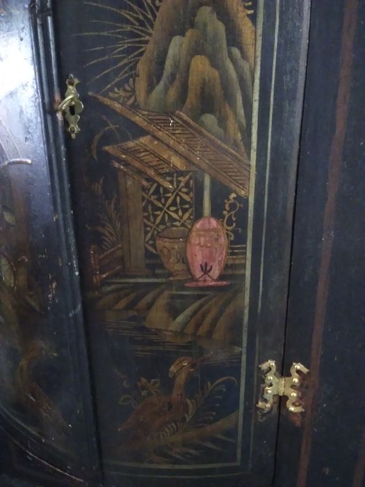 Античен шкаф оригинален