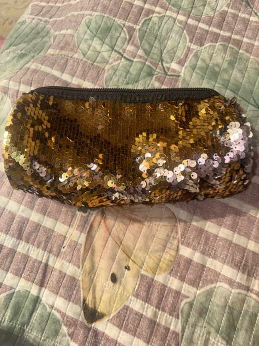 Пенал для школы очень удобный