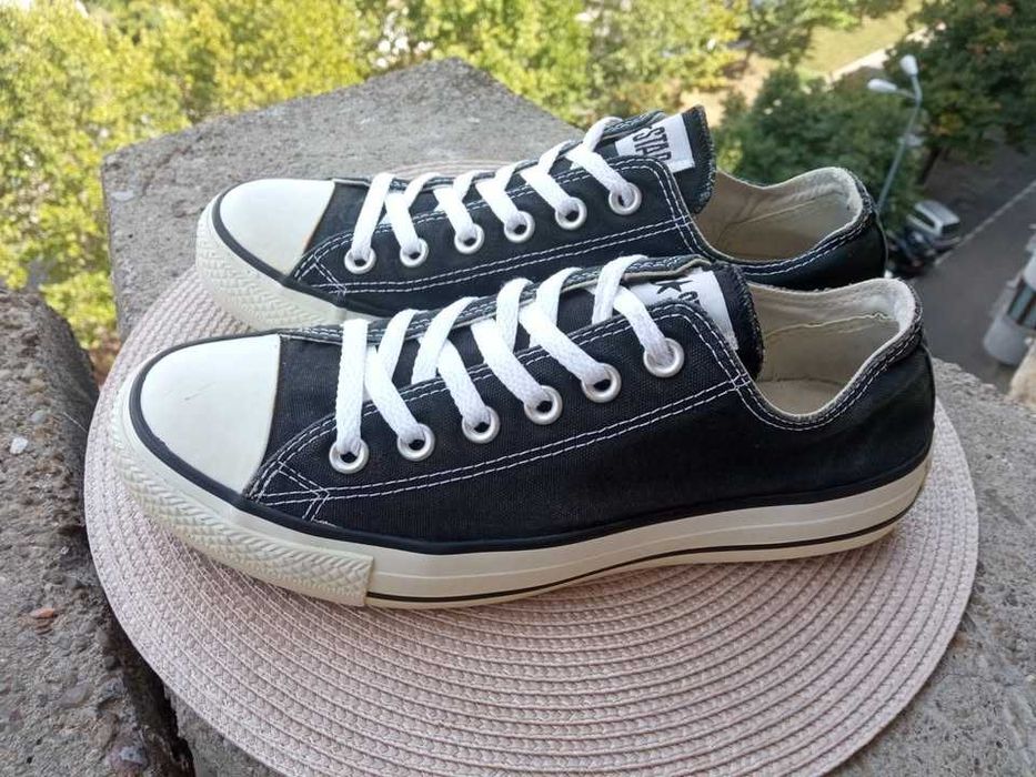 Converse All Star, mar. 39, UK 6 (24.5 cm) made in Vietnam.