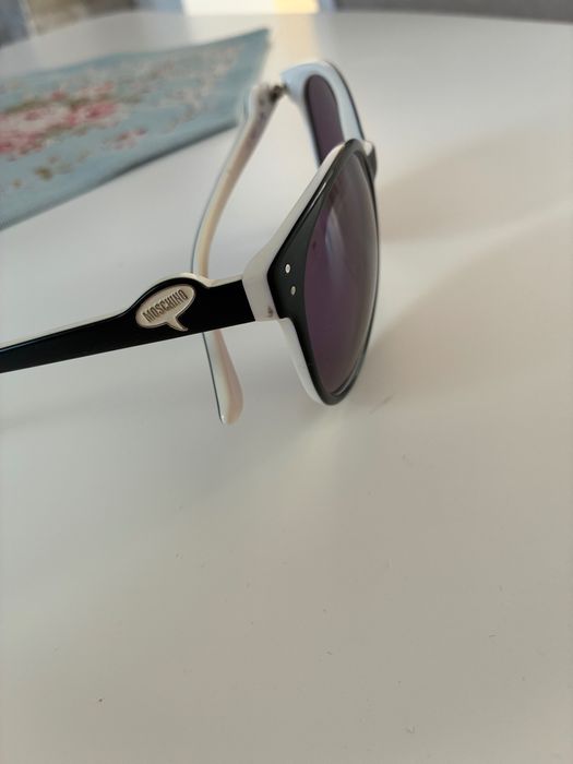 Слънчеви очилa Moschino