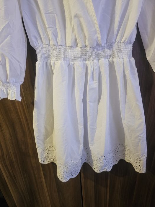 Бяла рокля MOHITO