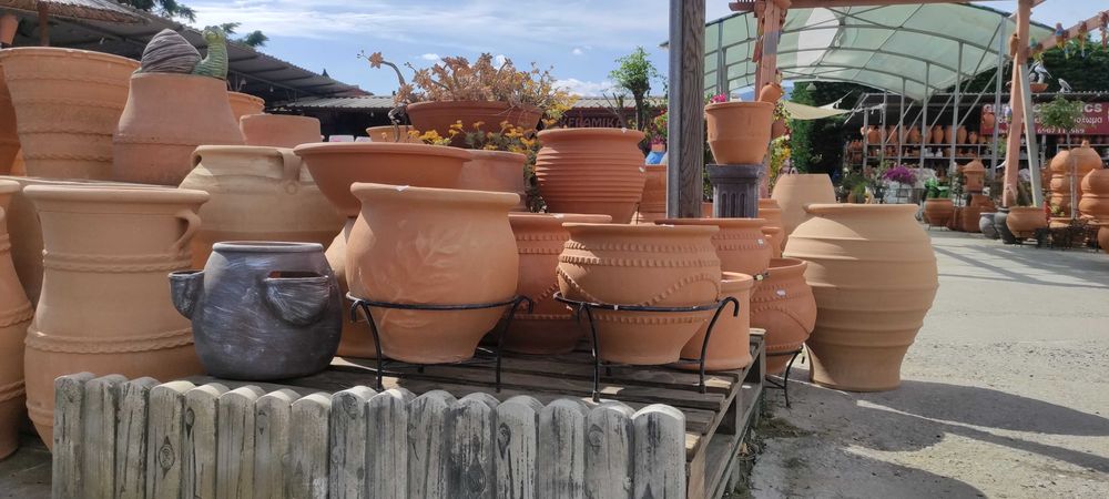Глинени делви ,керамика,кашпи ,саксии