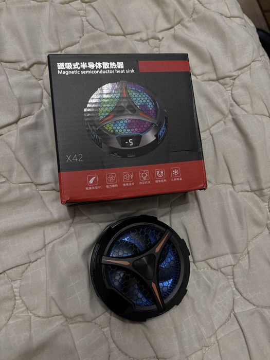 Продаю новый кулер для планшета(любого)