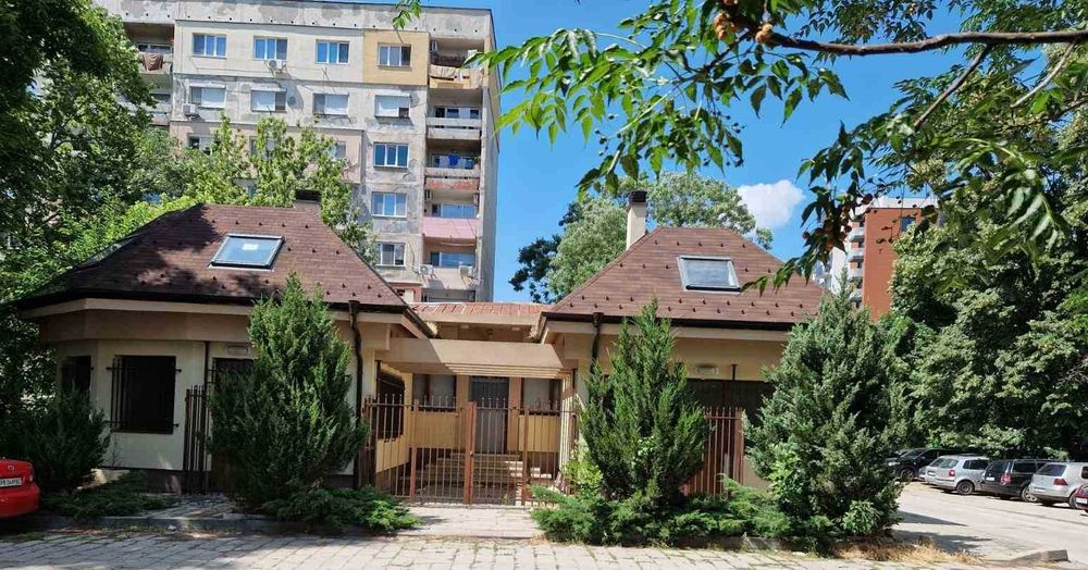 Продавам къща в гр. Пловдив, кв. Кършияка срещу Планет клуб!