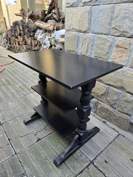 Етажерка за телевизор