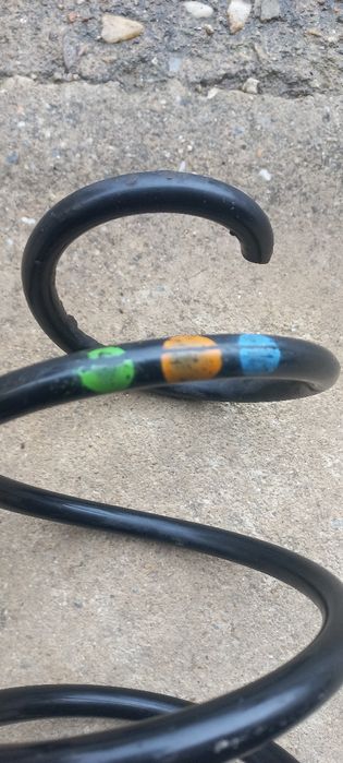 Vand un set de arcuri fata Golf 5 Skoda Octavia  2