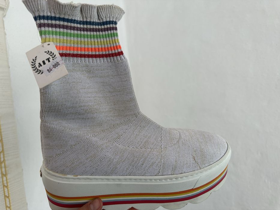 Кроссовки новые с этикеткой