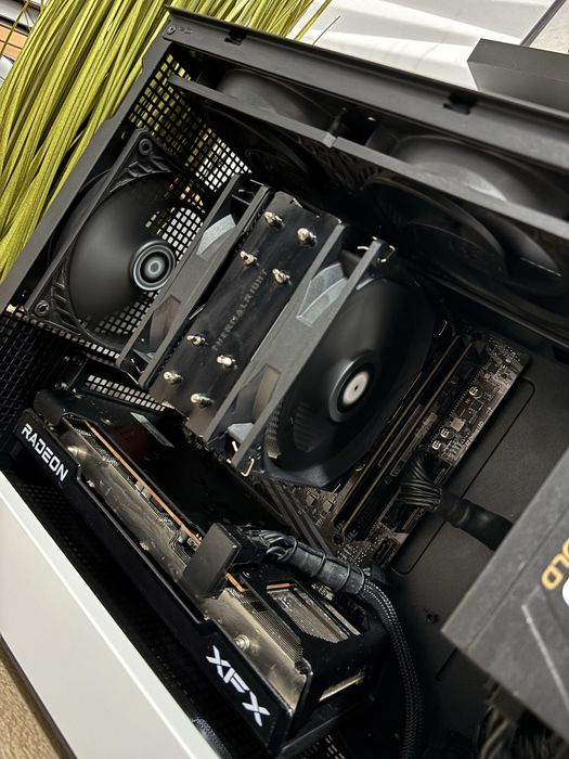 Геймърски компютър Ryzen 5 5600/RX6600/16 Ram/512 ssd/650W GOLD