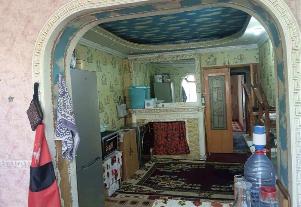 Код 852  Продается 4/3/5 ком квартиру куйлюк массив 6