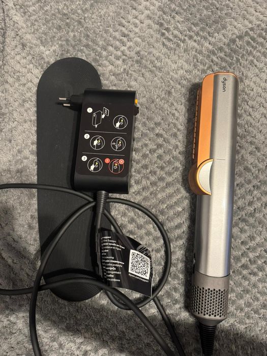 Dyson airstrait Noua