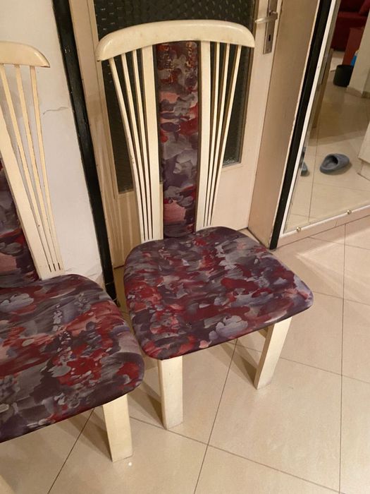 Трапезни столове