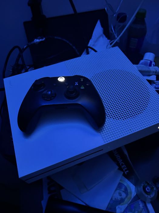 Xbox One S Disk Edition
