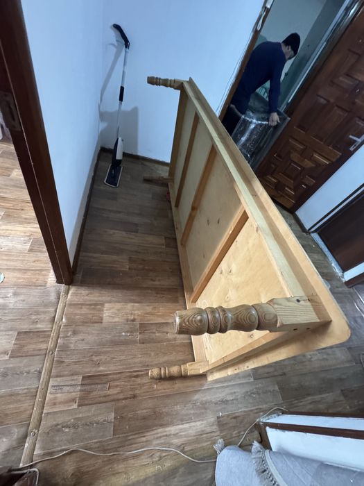 Продается стол для большой семьи