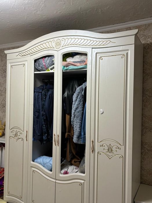 Спальный гарнитур