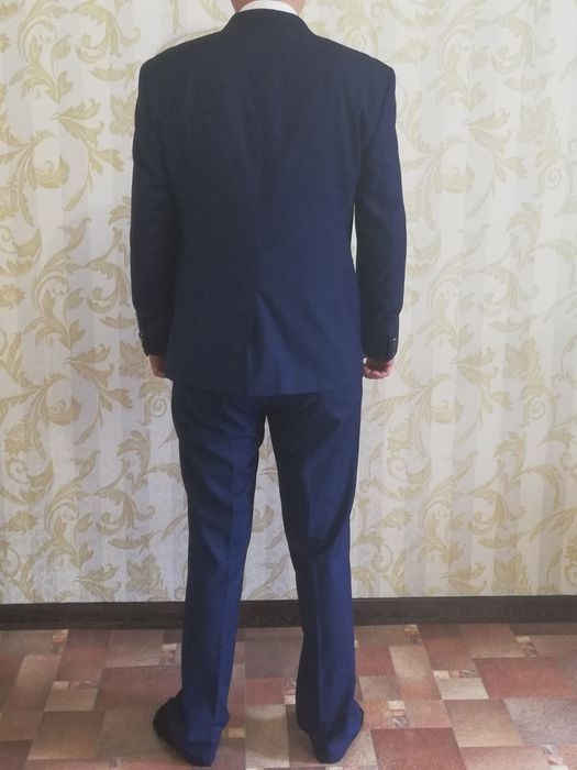 Продам брючной костюм