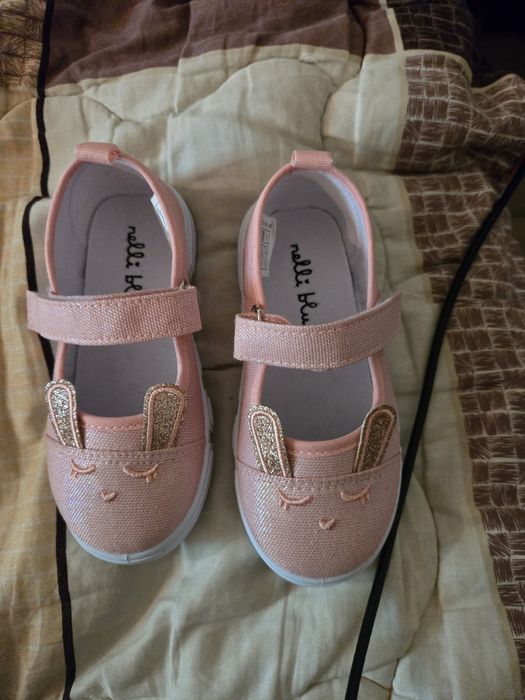 Пантофи за момиче