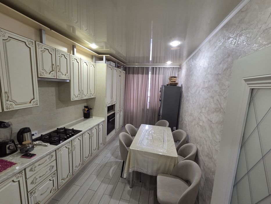 Продам 2х комн квартиру, район Батыс 2.