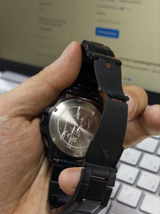 Продам часы Armani оригинальные