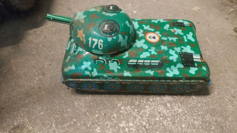 Метални ретро коли