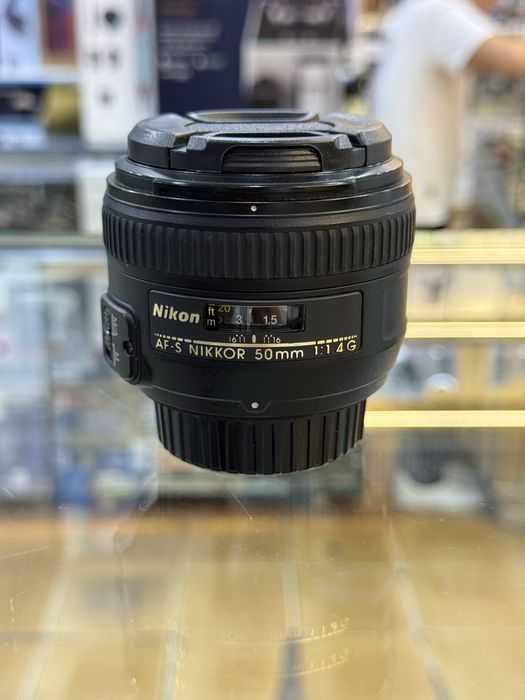 Продается объектив 50 MM 1.4 Nikon