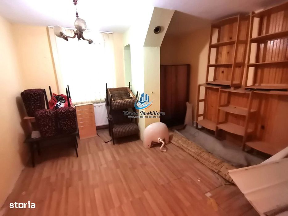 Apartament 3 camere decomandat, sud-est, Zona Scoala 10, Precista