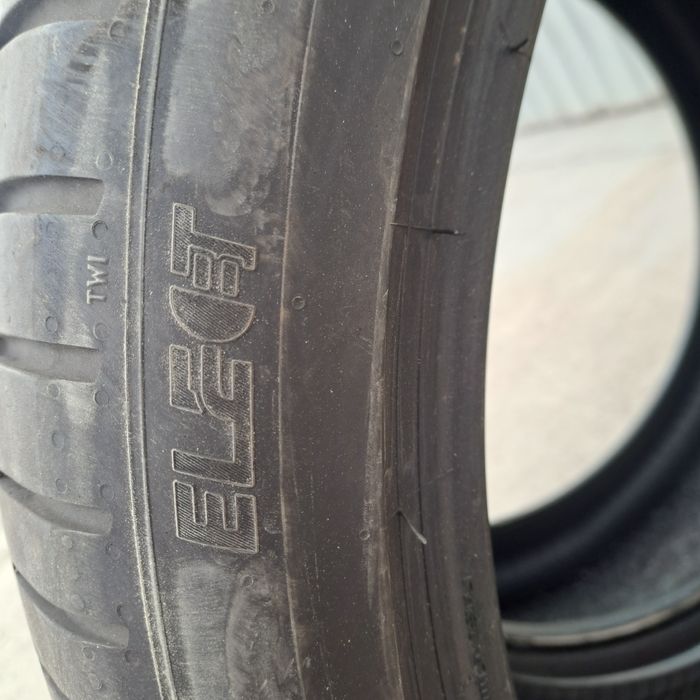 Cauciucuri  255/40/21 vara si 235/45/21