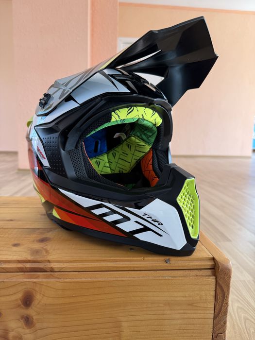 Мотокрос каска MT Falcon THR bo gloss pearl white L