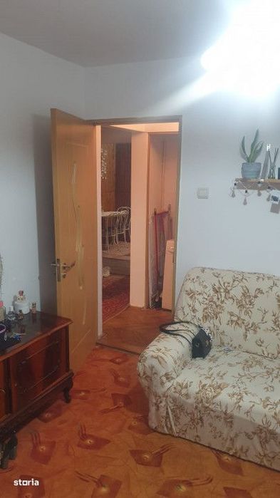 Apartament 3 camere, zona Titulescu-Centru.