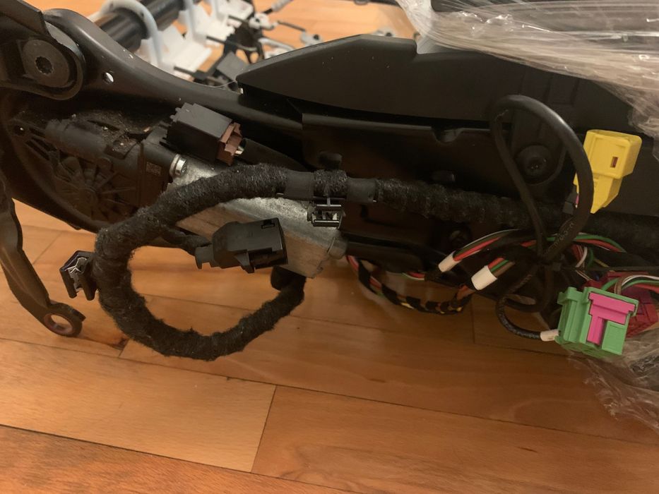 Audi Q8 и Q7 4M 2015 - рамка за пътническа седалка / метална основа