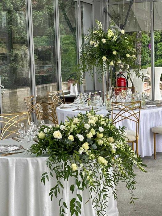 Aranjamente florale cu flori naturale, foto corner, arcade baloane