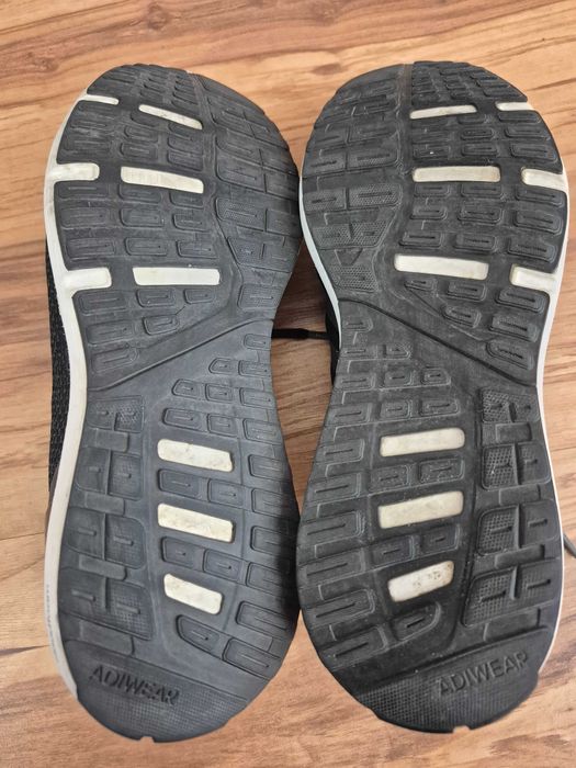 Adidasi marimea 46-5lei transportul