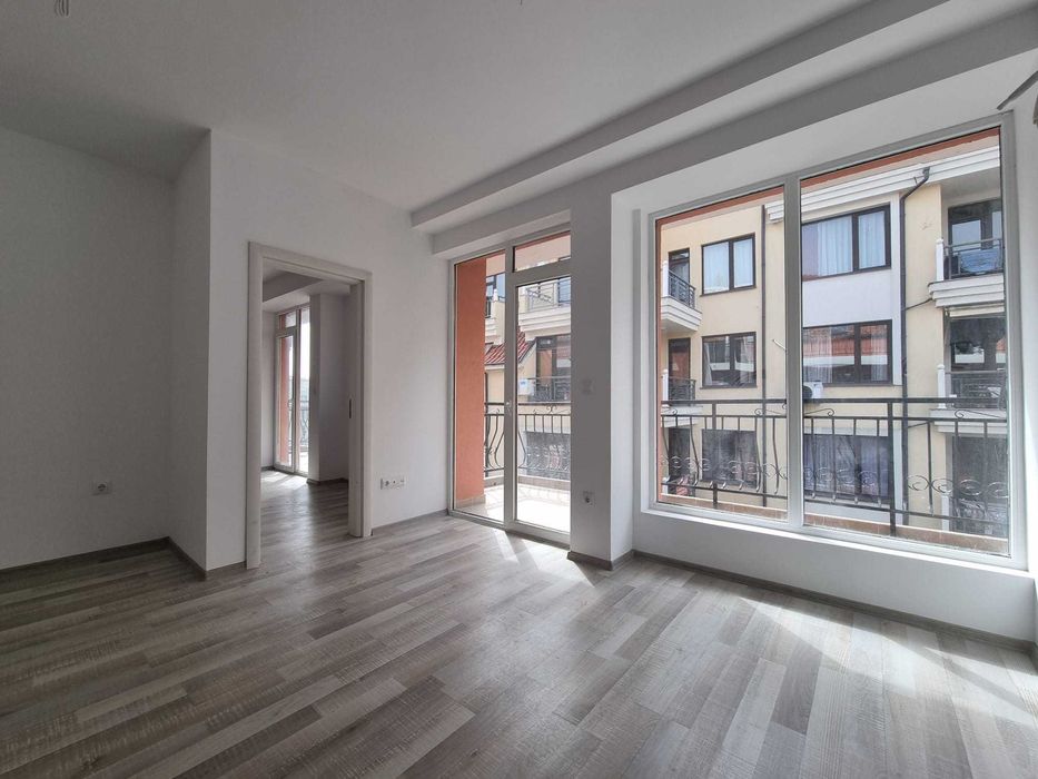 Двустаен апартамент в сграда без такса подръжка Viilla Venezia, Свети Влас