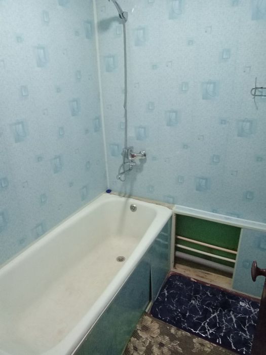 Uy sotiladi 3 xonali aranchada