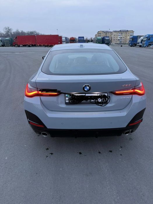 Автомобиль BMW 425i