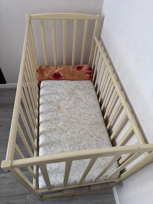 Манеж детская продам срочно